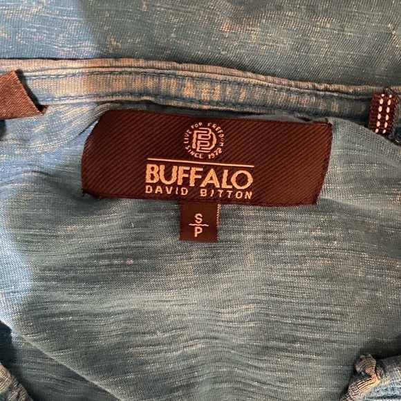 BUFFALO Turquoise Short Sleeved Top with back Logo Men’s size Small - Picture 4 of 7